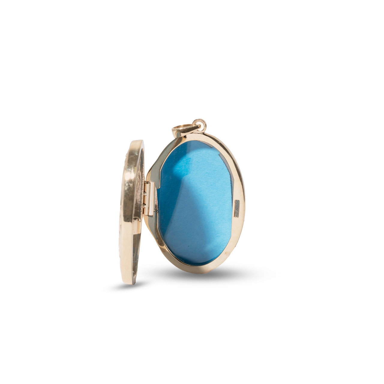 Vintage-Inspired Gold Oval Locket