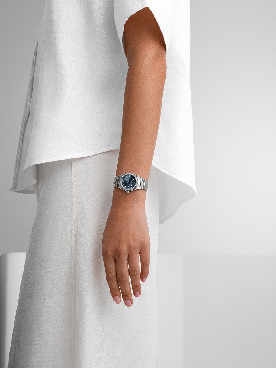 Raymond Weil A.R.T. 30 Blue Dial Watch | Stainless Steel 2