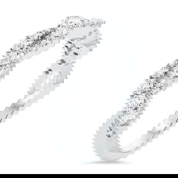 Graduated Diamond Open Twist Wedding Band