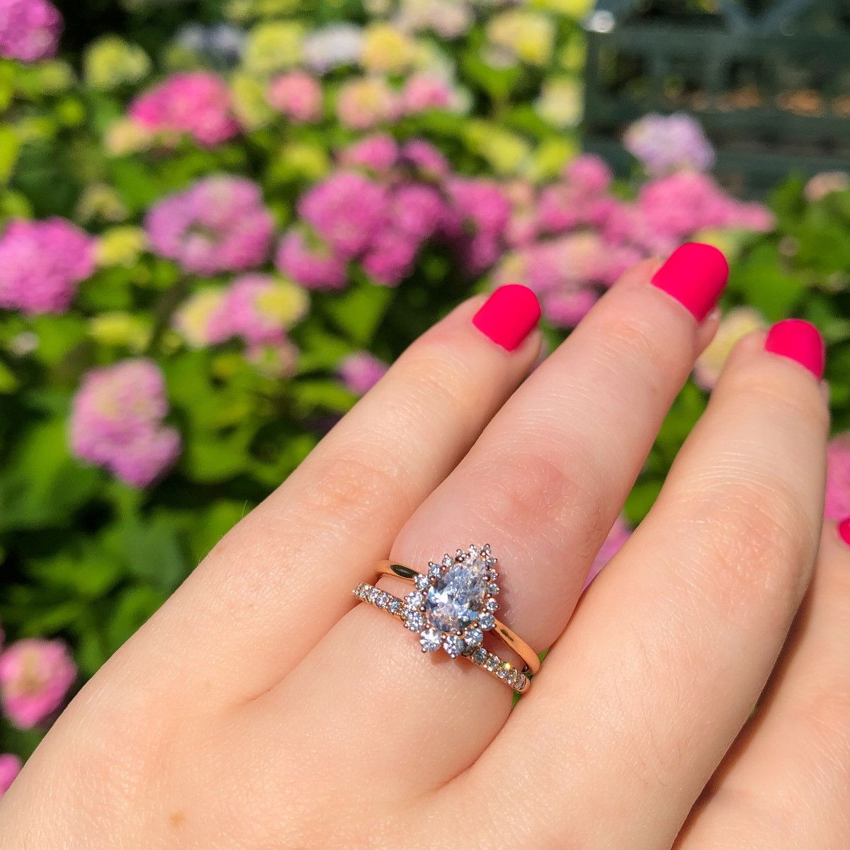 Pear Halo Solitaire Engagement Setting