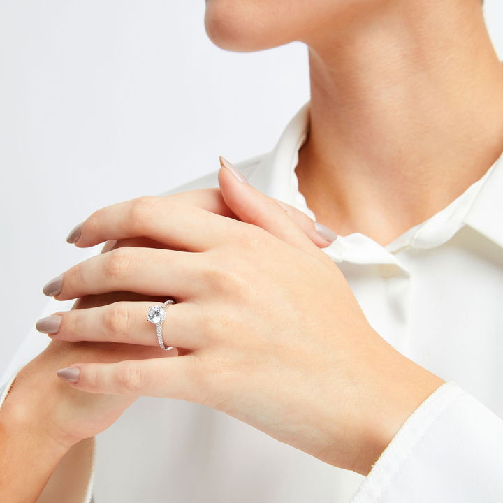 Platinum Simon G. Hidden Round Halo Engagement Setting