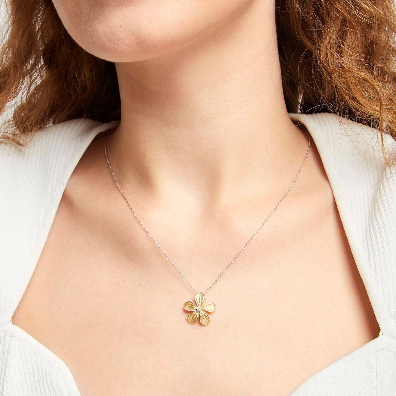 Simon G. Flower Diamond Pendant