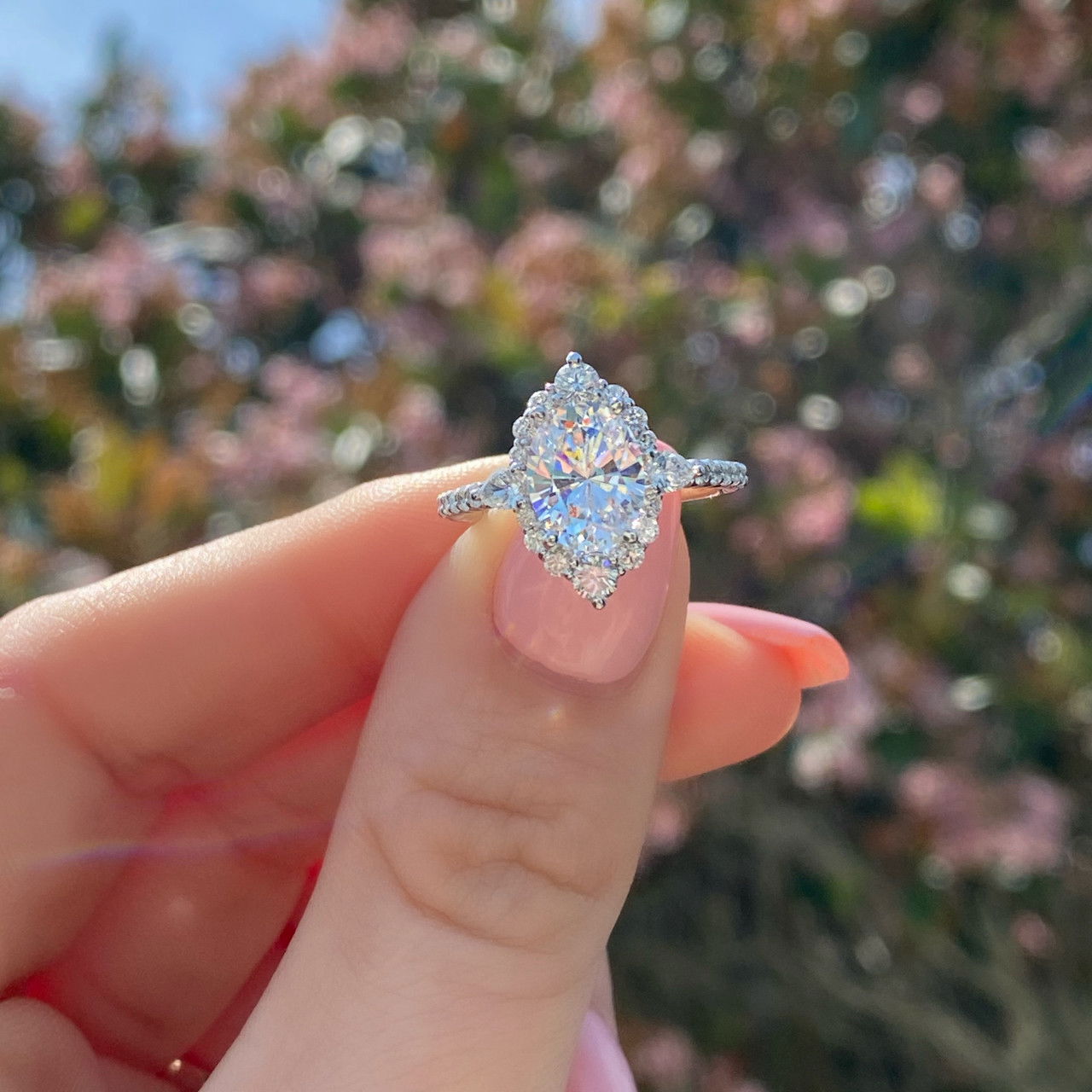 Graduated Halo Pear Accent Engagement Setting 3
