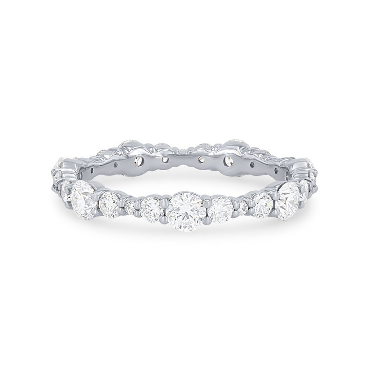 Graduated Round Diamond Eternity Wedding Band In White Gold 14K