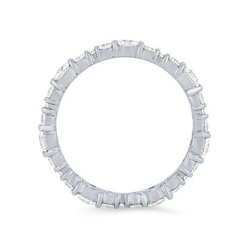 Graduated Round Diamond Eternity Wedding Band In White Gold 14K