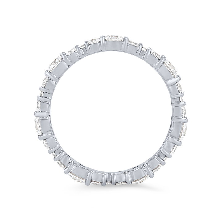 Graduated Round Diamond Eternity Wedding Band In White Gold 14K