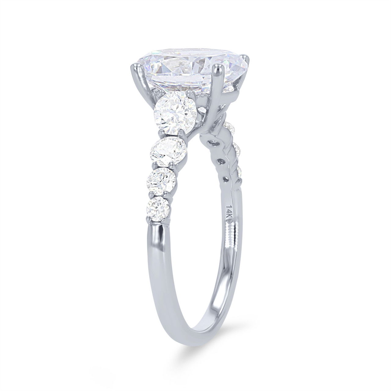 Graduated Diamond Engagement Setting