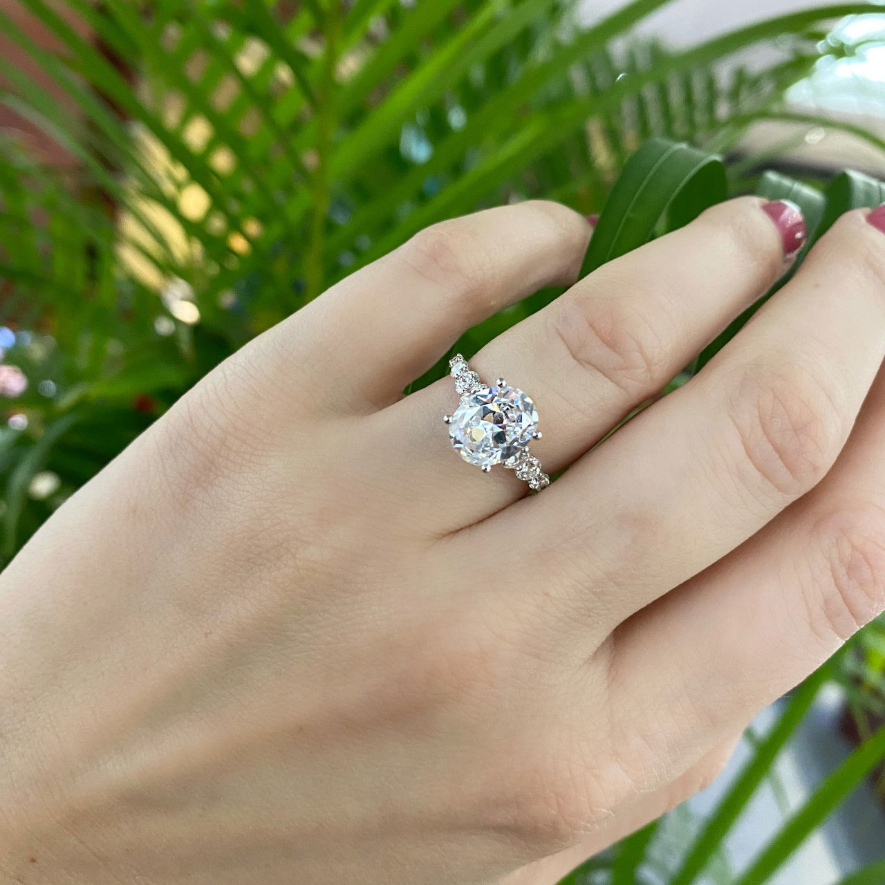 Graduated Diamond Engagement Setting