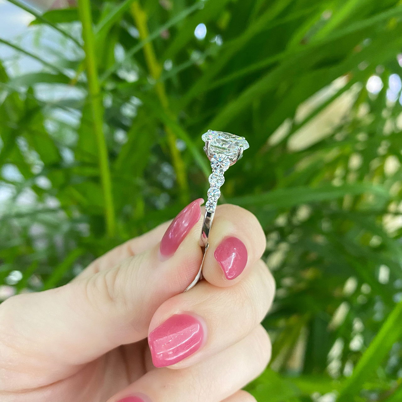 Graduated Diamond Engagement Setting