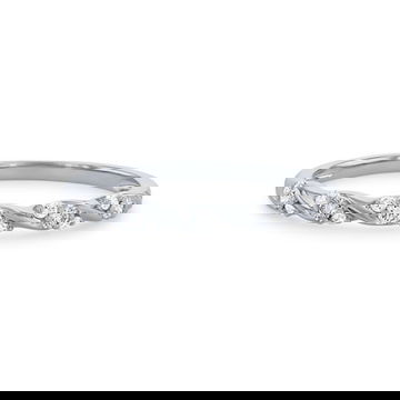 Graduated Diamond Twist Wedding Band