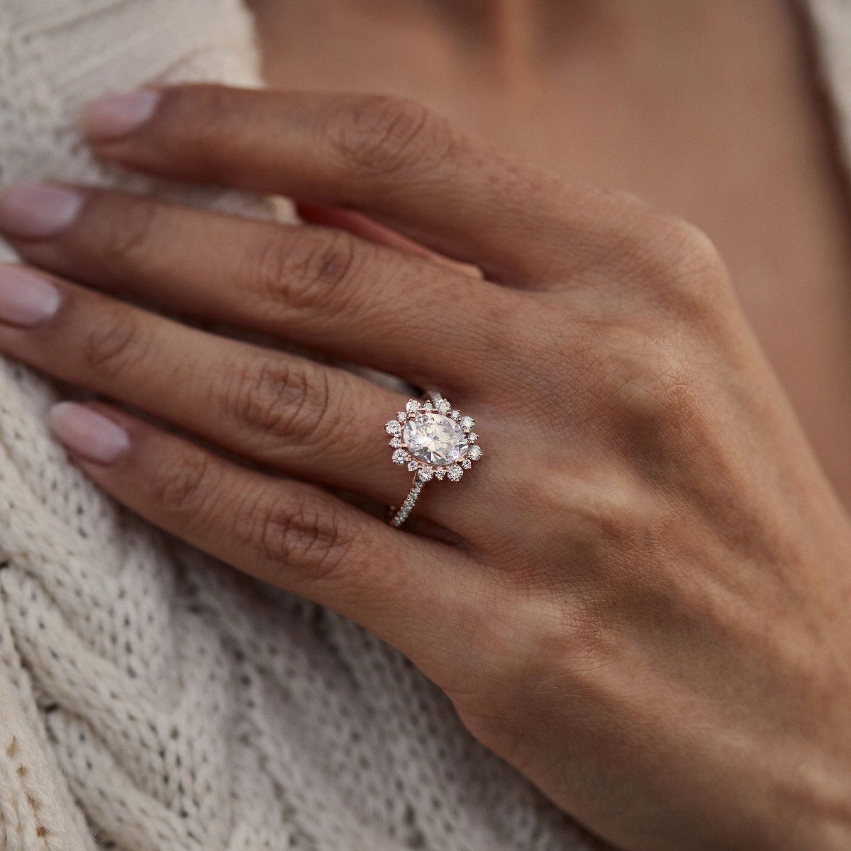Alternating Diamond Halo Engagement Setting