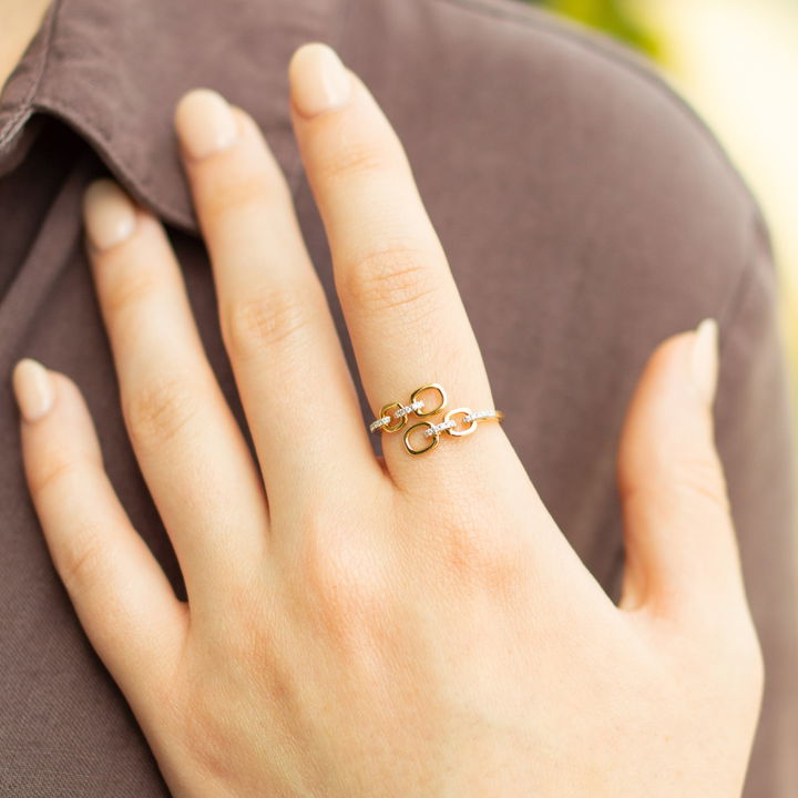 Yellow Gold 14K Bypass Chain Link Diamond Ring
