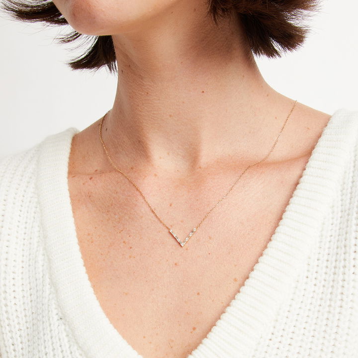 Alternating Round and Baguette Diamond V Shape Pendant