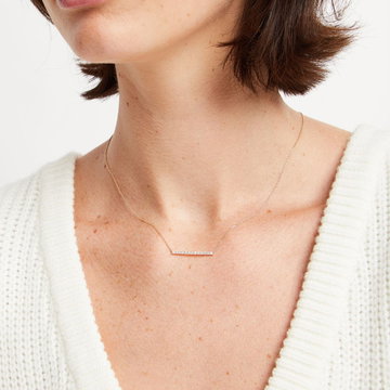 Round Diamond Bar Necklace In White Gold 14K