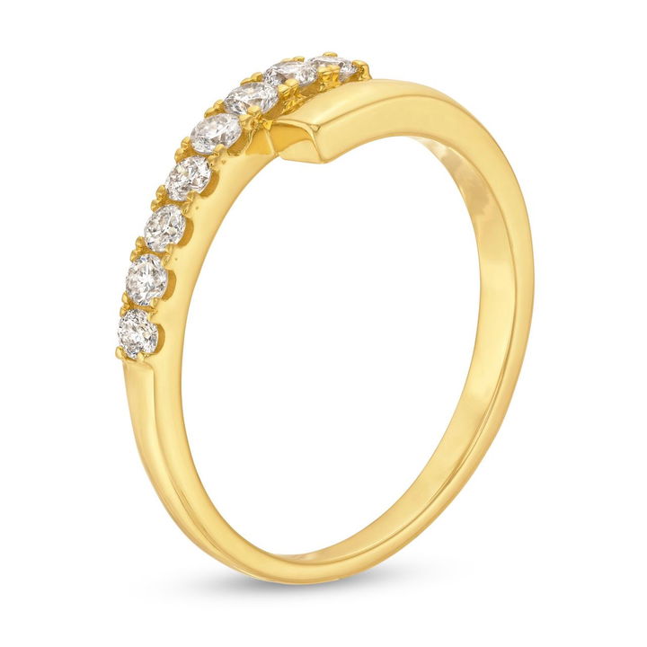 Graduated Diamond Wrap Ring