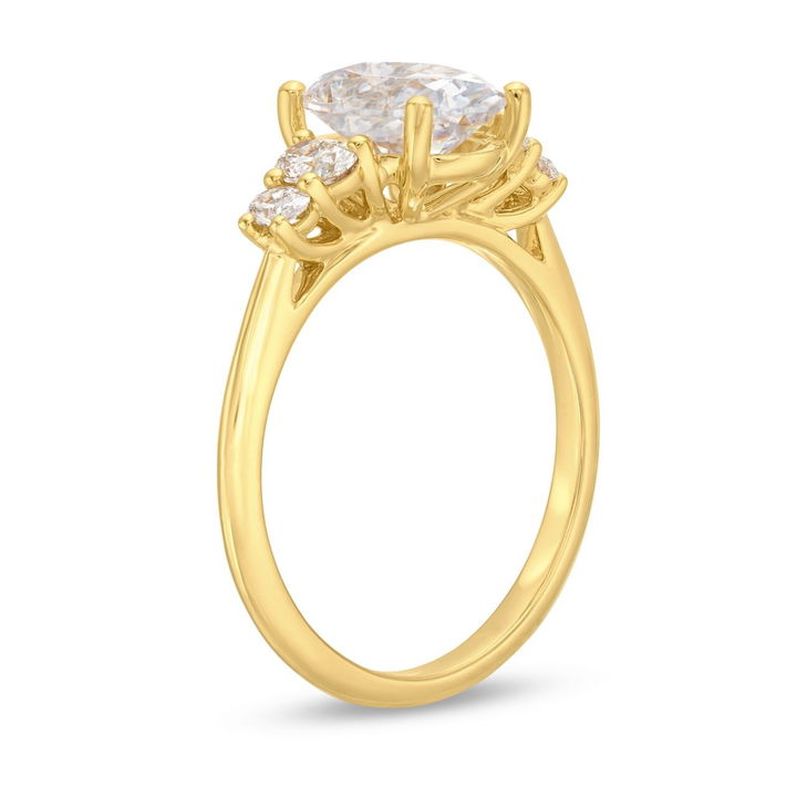 Yellow Gold 14K Graduated Oval Diamond Engagement Setting