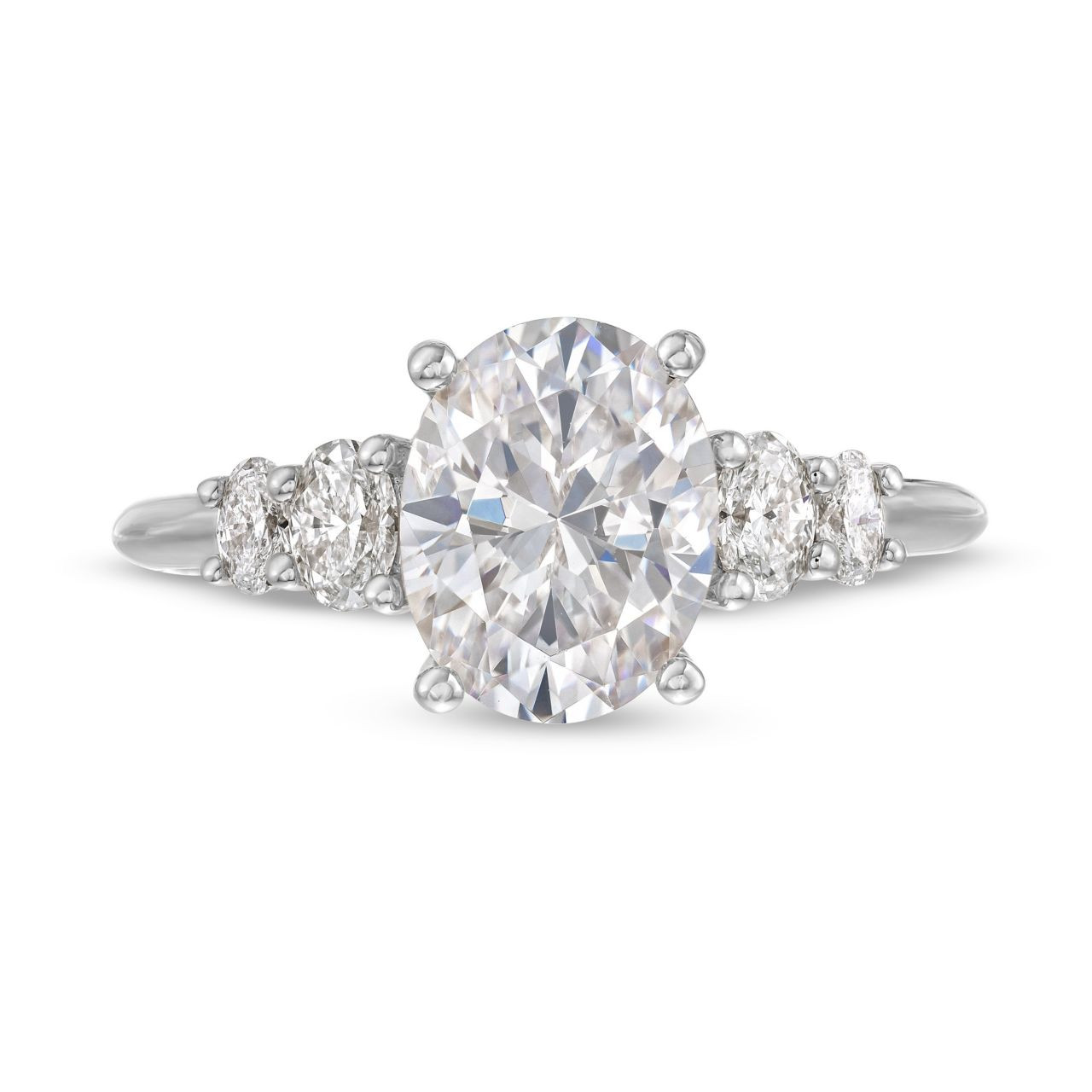 Graduated Oval Diamond Engagement Setting 0