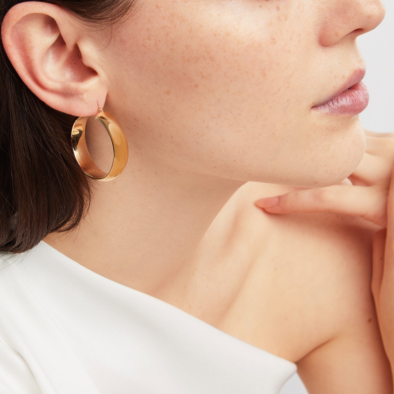 Round High Polished Hoop Earrings