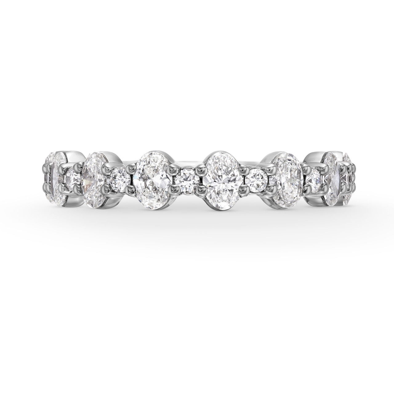 A. Jaffe Alternating Oval and Round Diamond Wedding Band