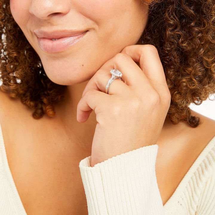 White Gold 14K Verragio Renaissance Graduated Halo Twist Engagement Setting