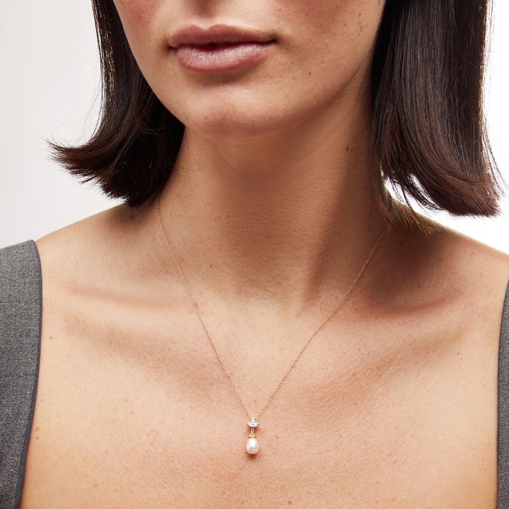 Three Stone Pearl Pendant Necklace In Yellow Gold 14K