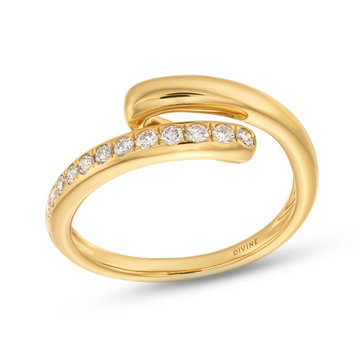 Graduated Crossover Diamond Wrap Ring In Yellow Gold 14K