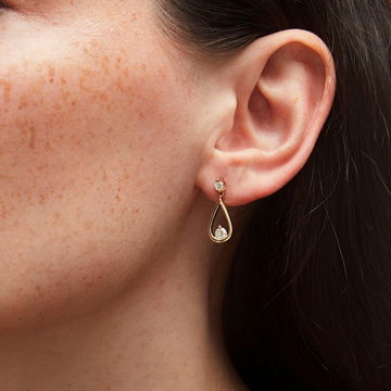 Pear Drop Diamond Earrings In Yellow Gold 14K