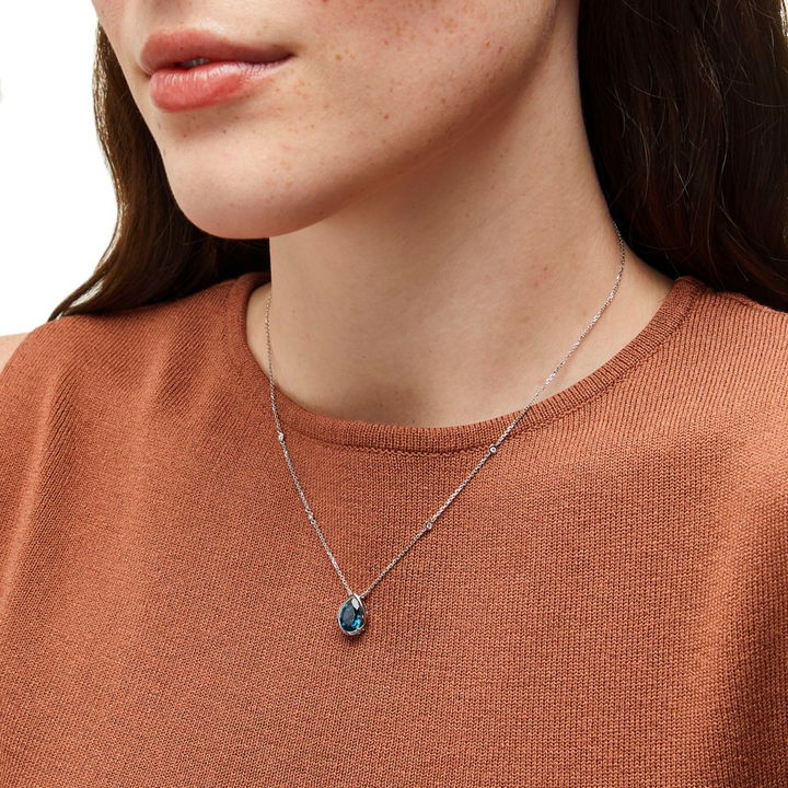 Pear Shape Blue Topaz Necklace In White Gold 14K