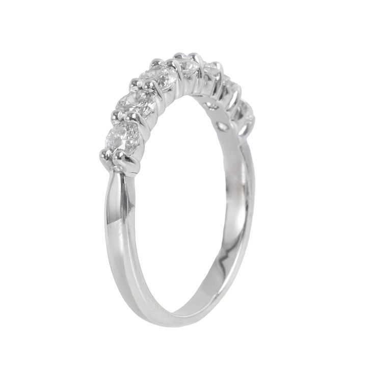 Seven Diamond Wedding Band (1.05TW)