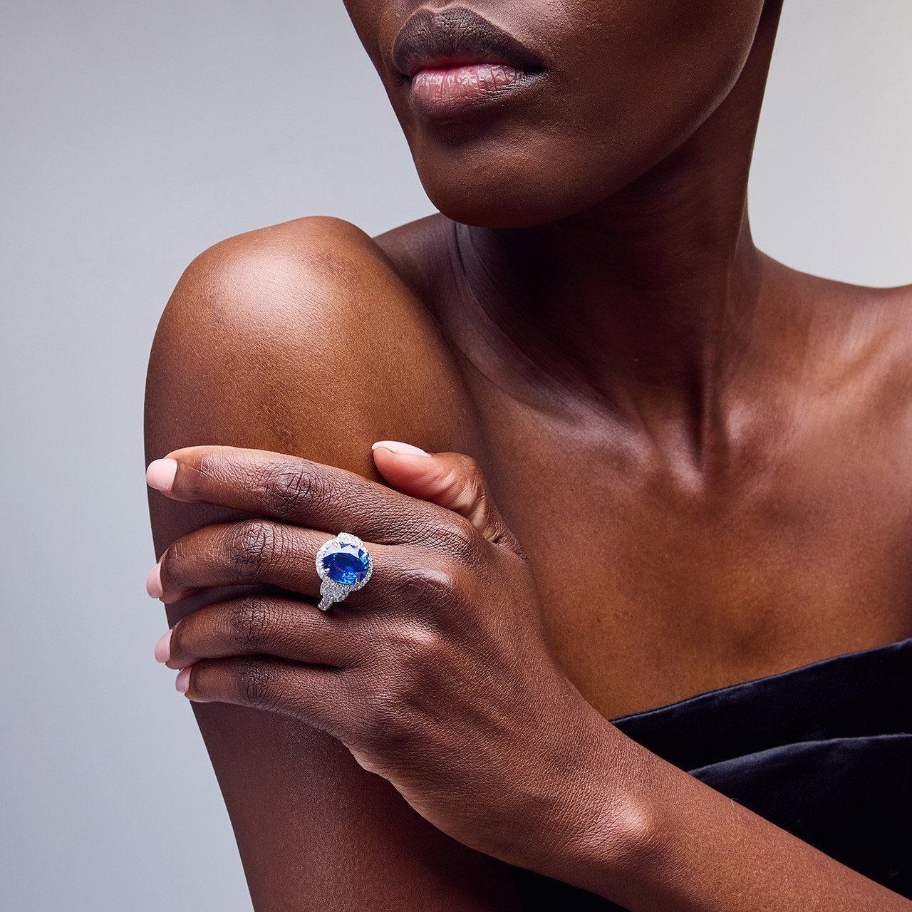 Blue Sapphire Halo Engagement Ring (8.08tw)