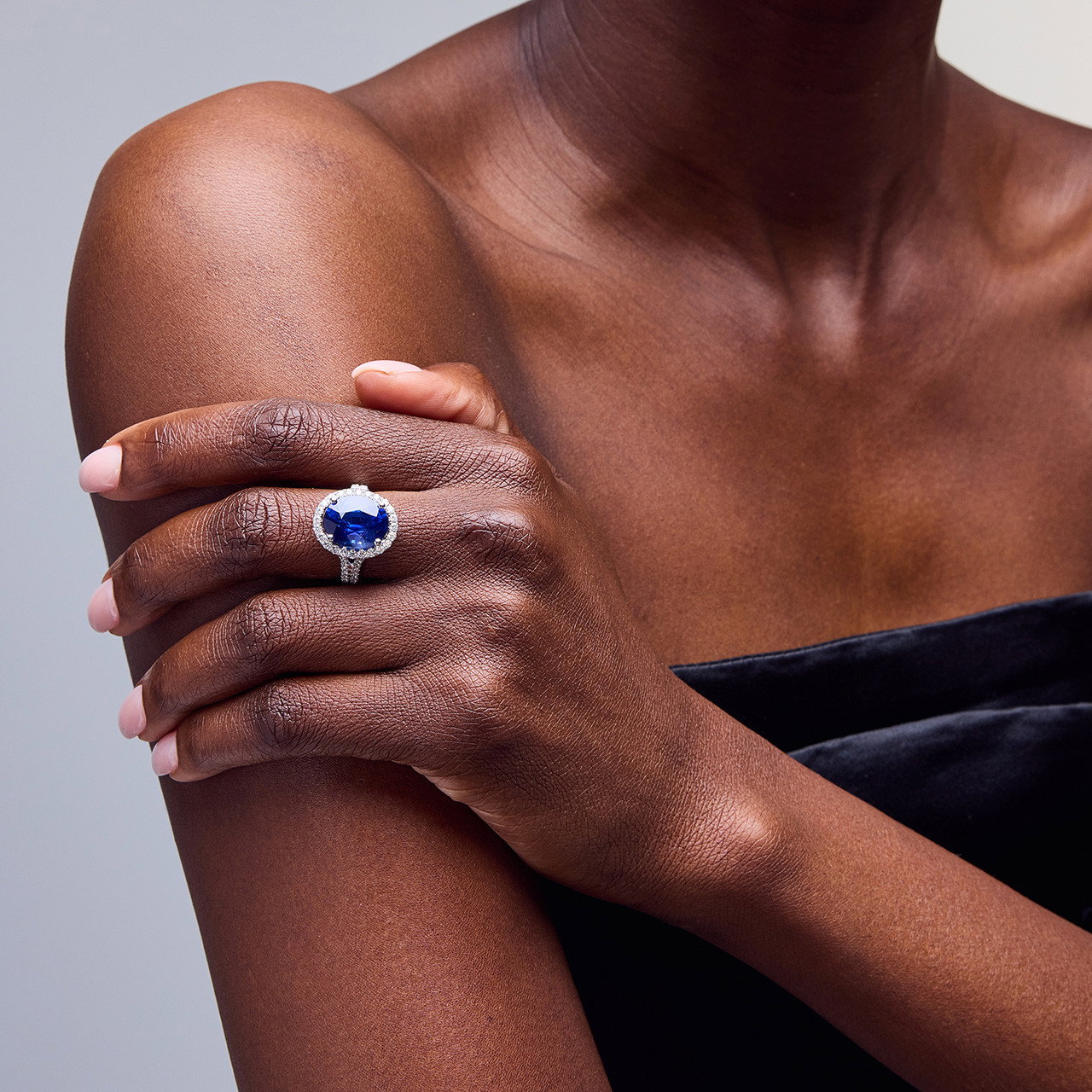 Blue Sapphire Halo Engagement Ring (7.47tw)