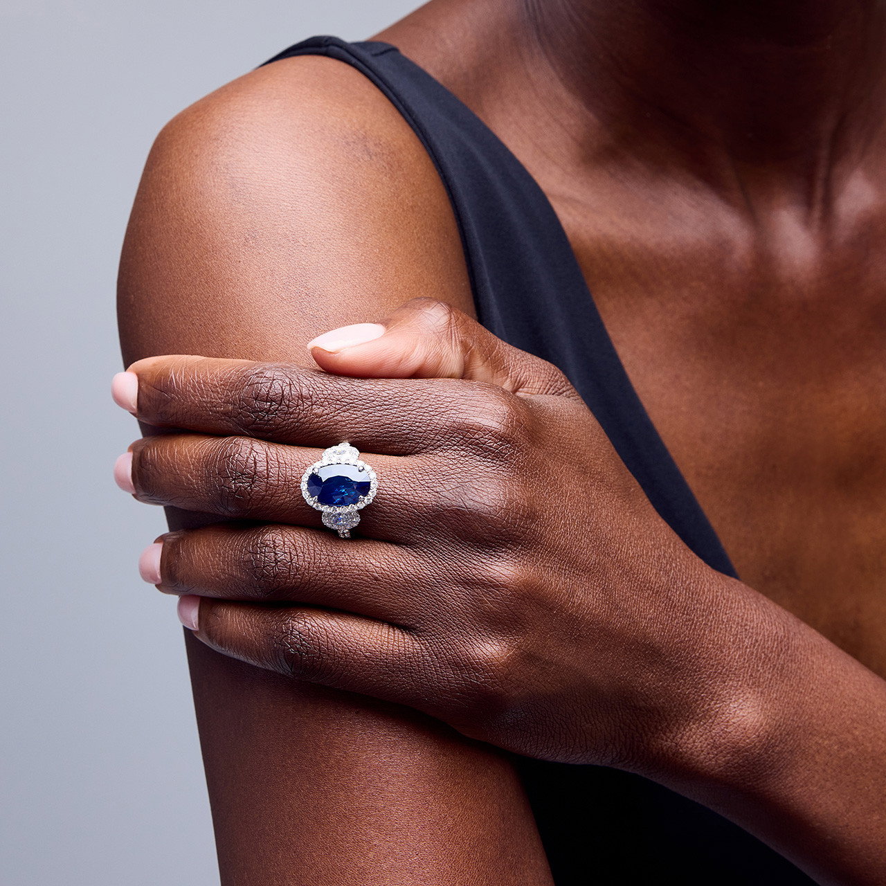 Oval Blue Sapphire Diamond Engagement Ring (6.11tw)