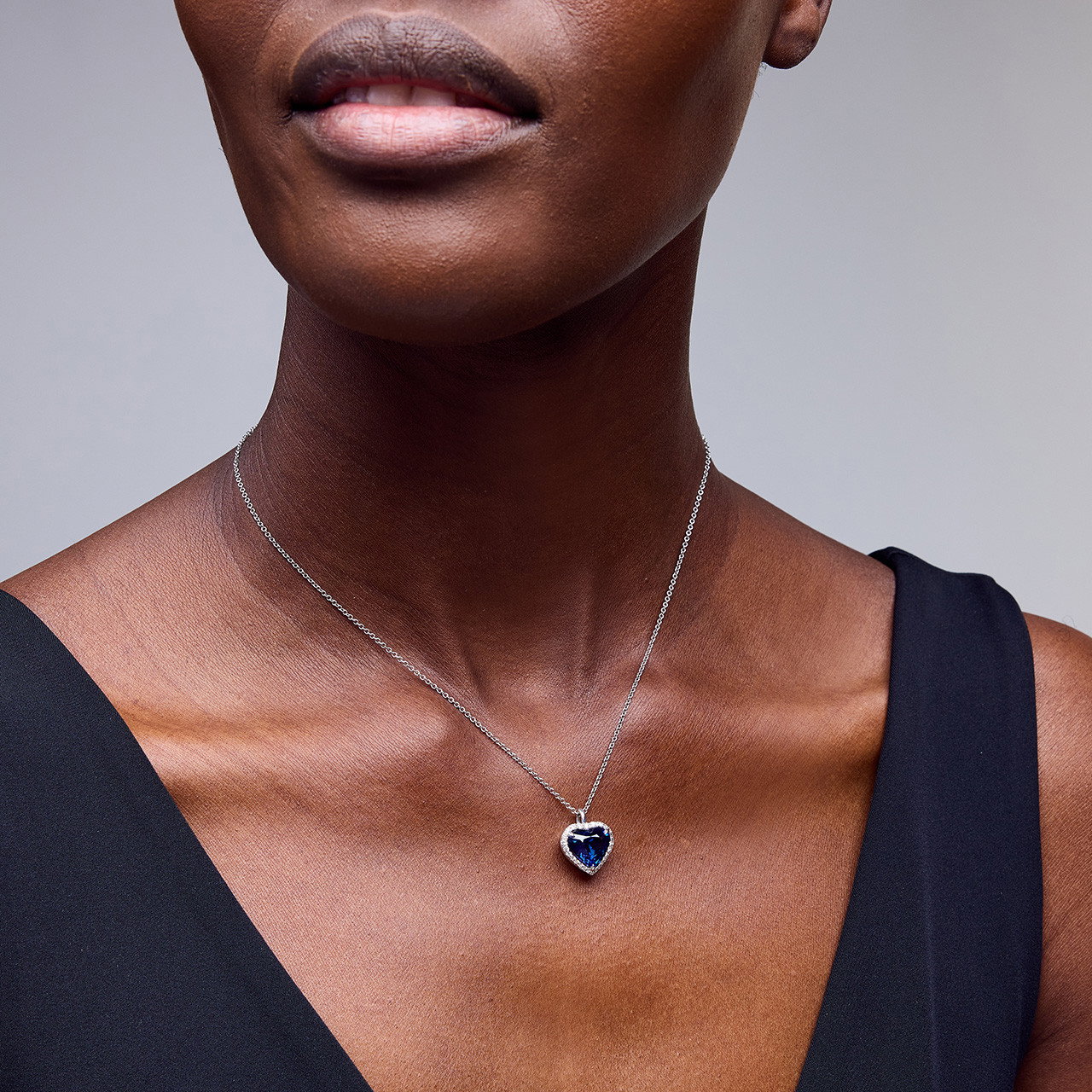 Heart Shape Sapphire Pendant Necklace (3.70tw) 2