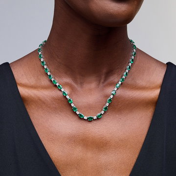 Green Emerald Diamond Necklace (26tw) In White Gold 18K