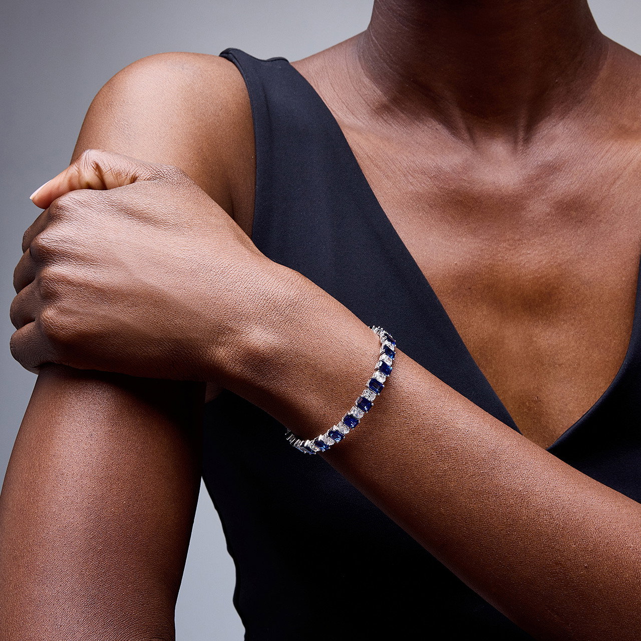 Blue Sapphire Diamond Tennis Bracelet (15.95tw)