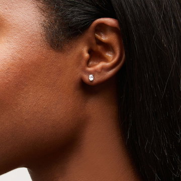 Oval Diamond Stud Earrings In White Gold 14K