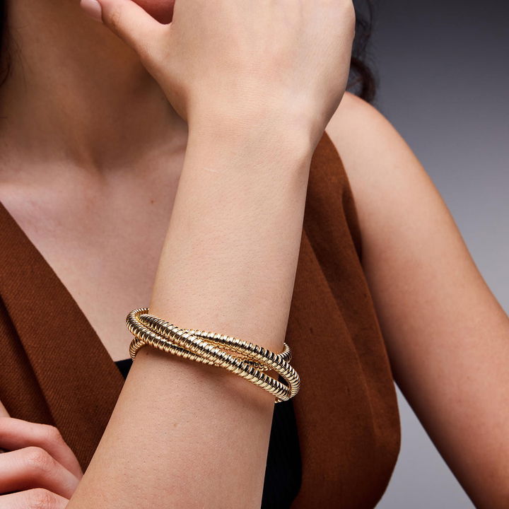 Gold Coil Crossover Stretch Bracelet In Yellow Gold 14K
