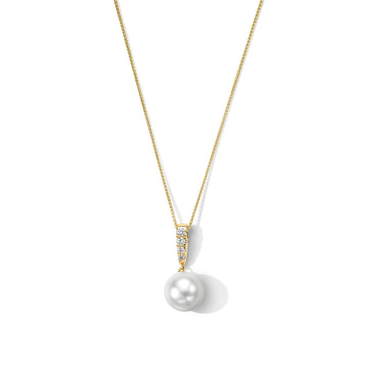 Pearl and Diamond Pendant Necklace In Yellow Gold 14K