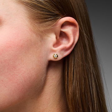 Gold Star-Set Diamond Stud Earrings In Yellow Gold 18K