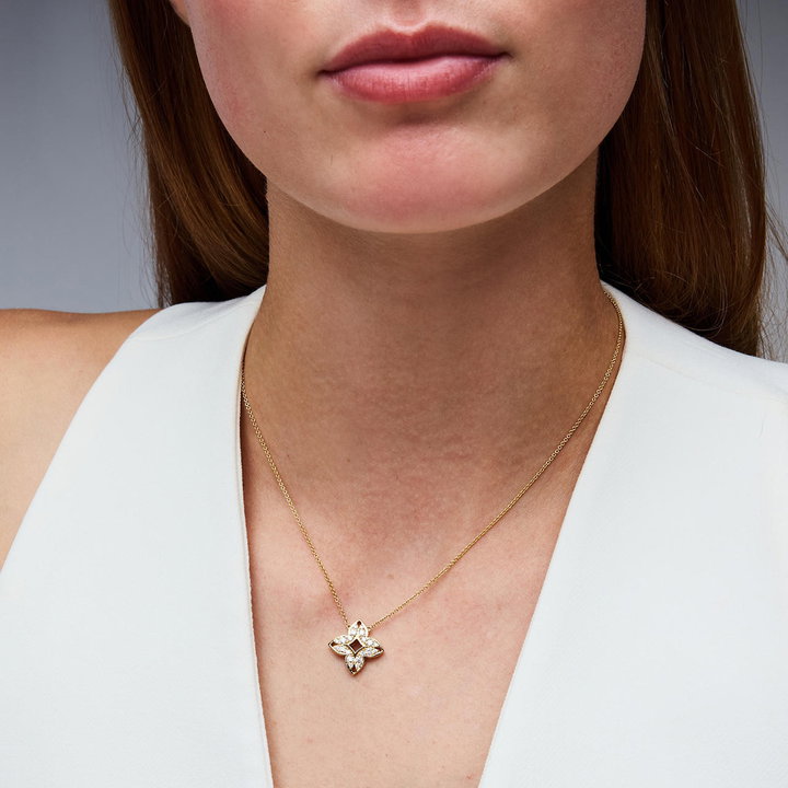 Diamond Clover Medallion Necklace In Solid 18K Yellow Gold