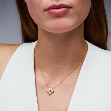 Diamond Clover Medallion Necklace In Yellow Gold 18K
