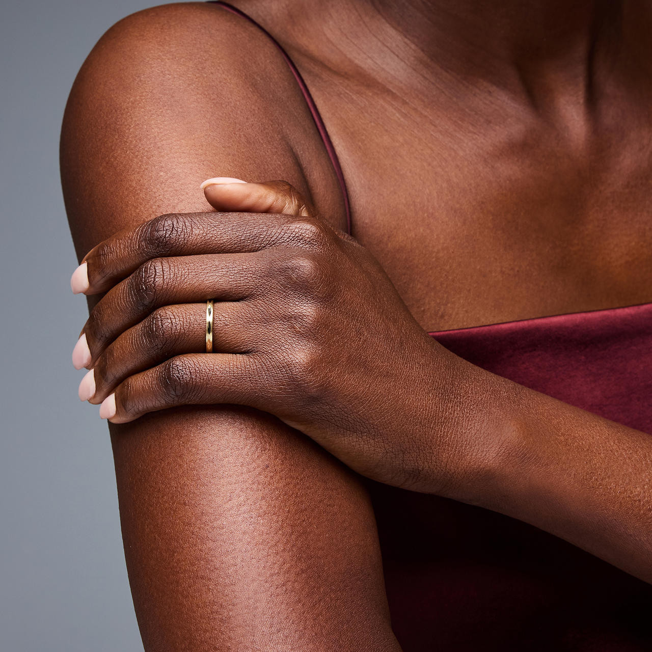 Faceted 2mm Gold Wedding Band