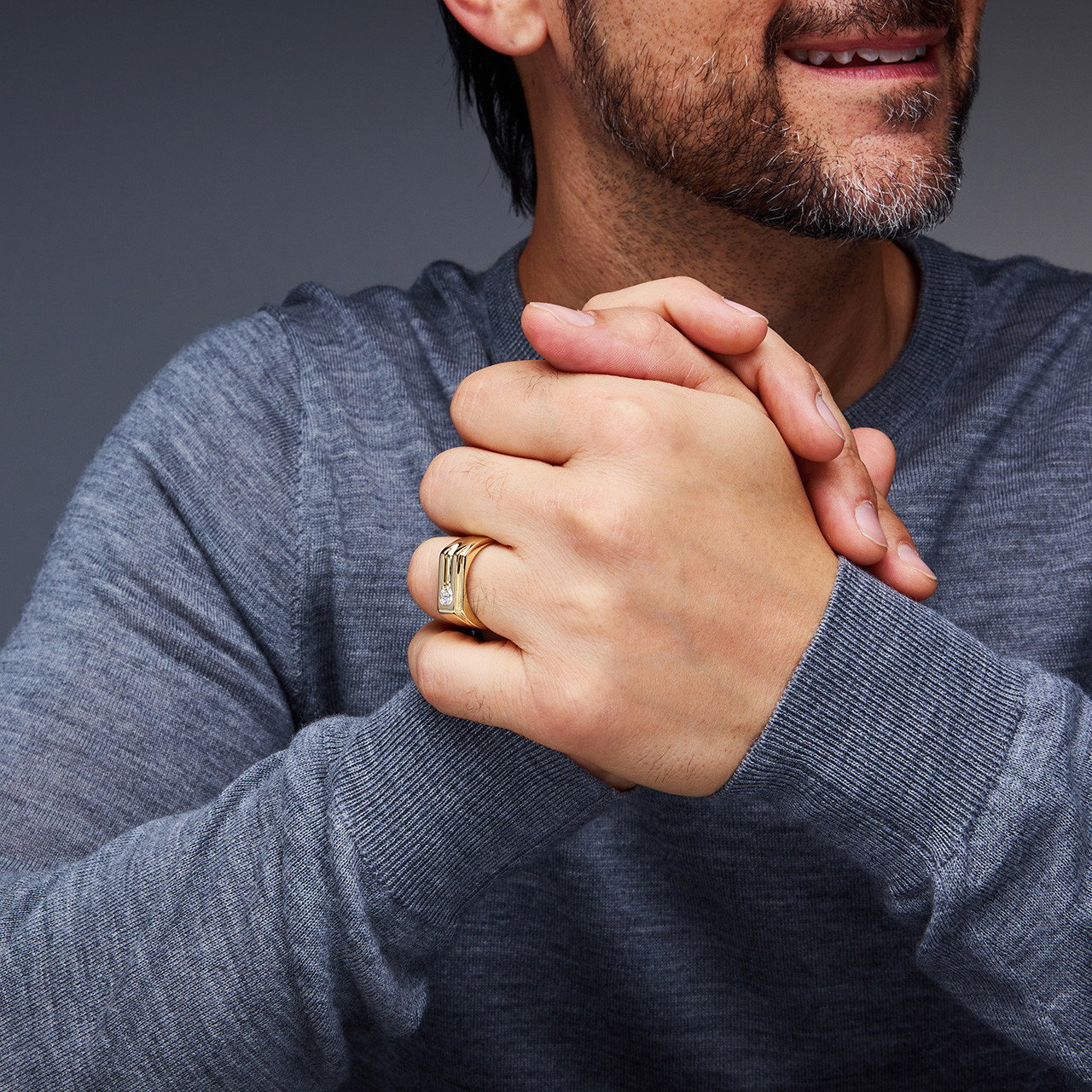 Groove and Diamond Gold Wedding Band 2