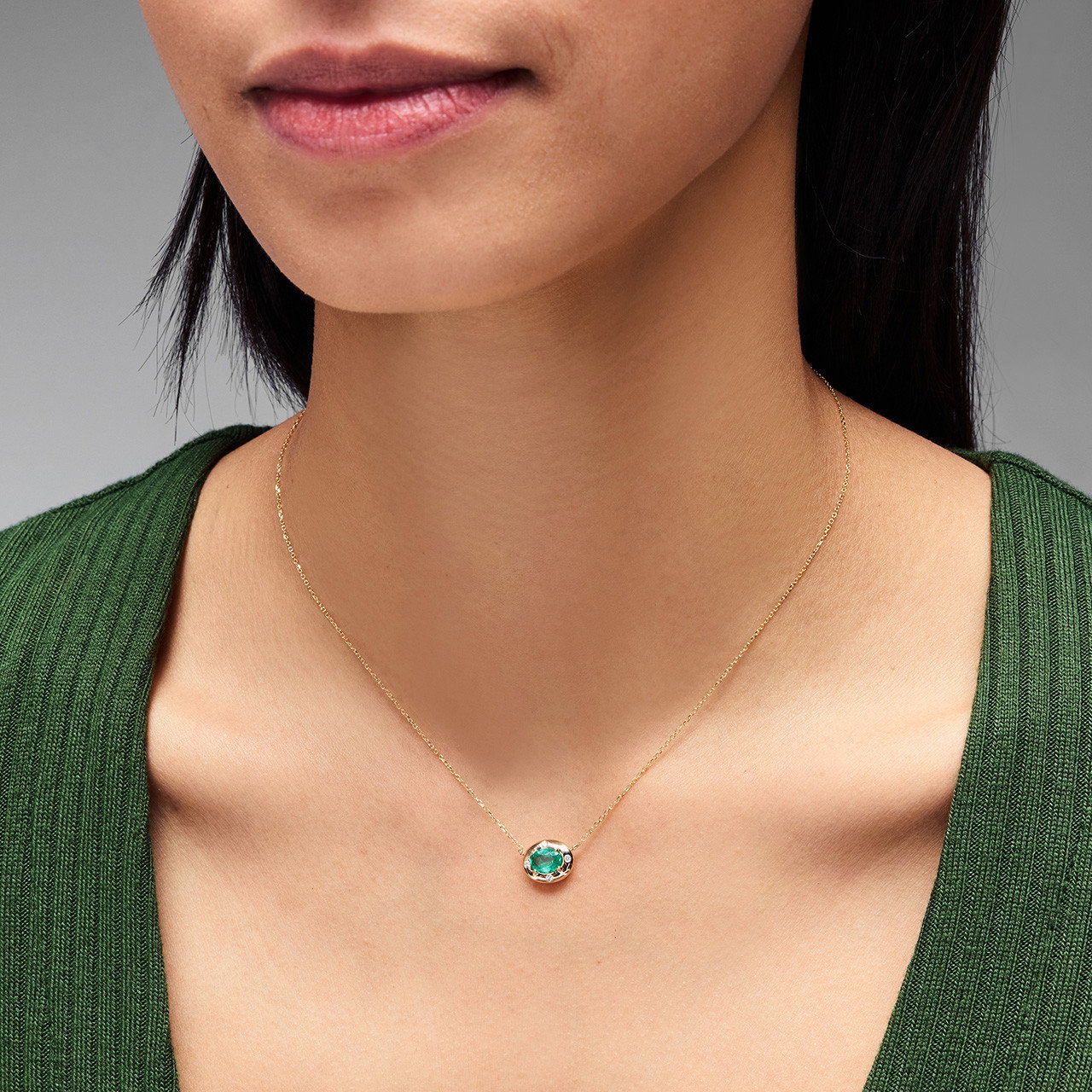 Oval Green Emerald Yellow Gold Frame Necklace