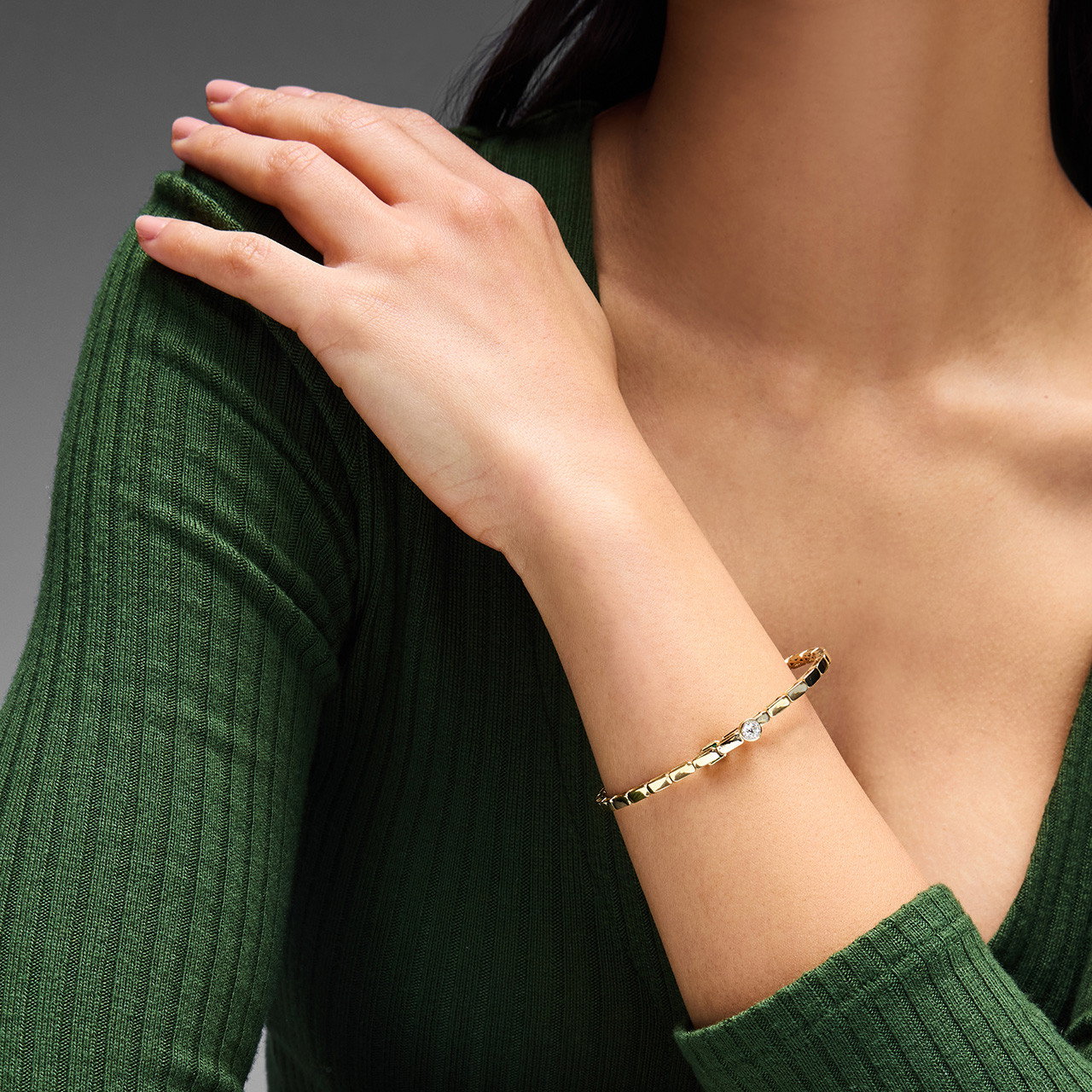 Green Emerald & Round Diamond Bezel Gold Flexible Bracelet 1