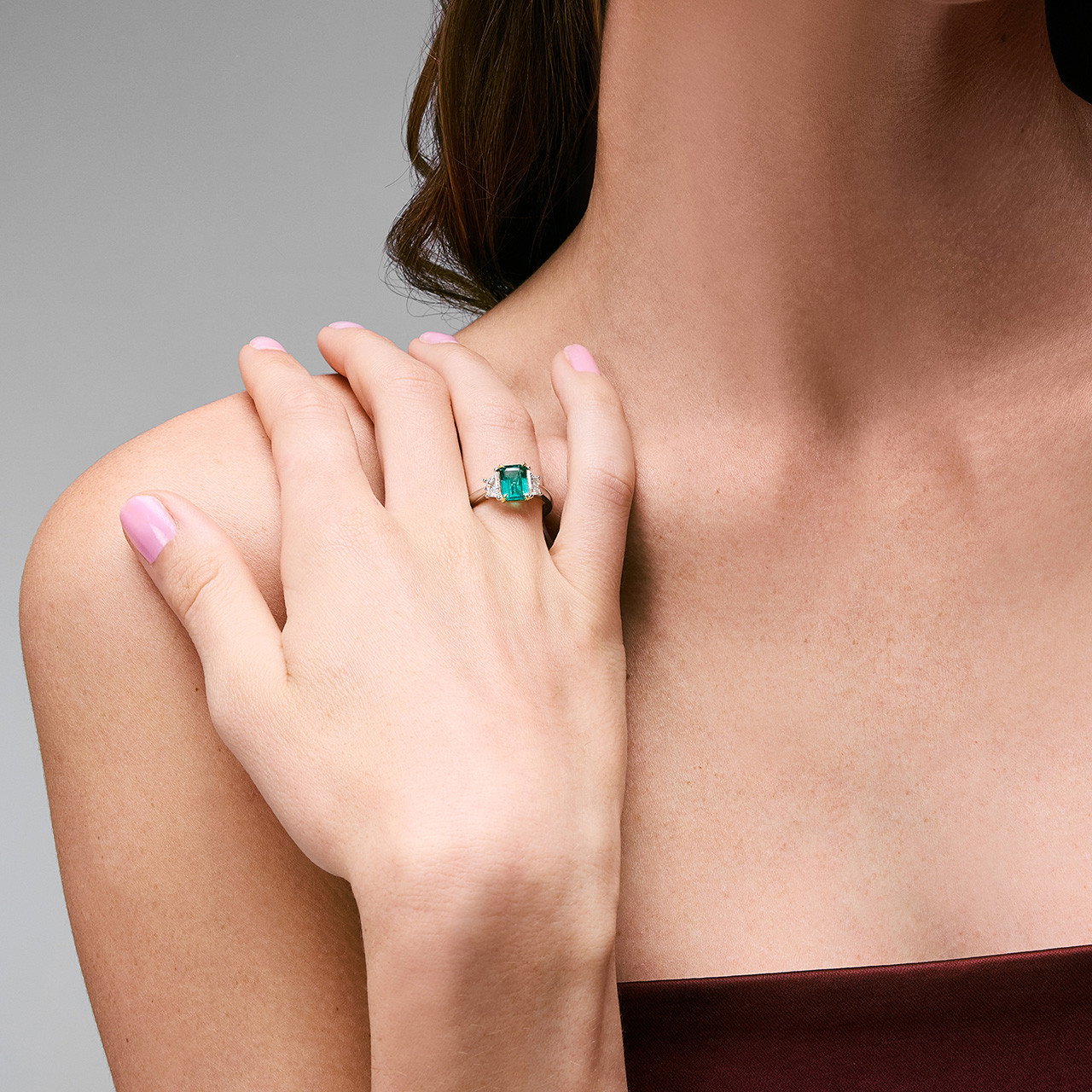 Green Emerald Three Stone Engagement Ring (1.62tw) 2