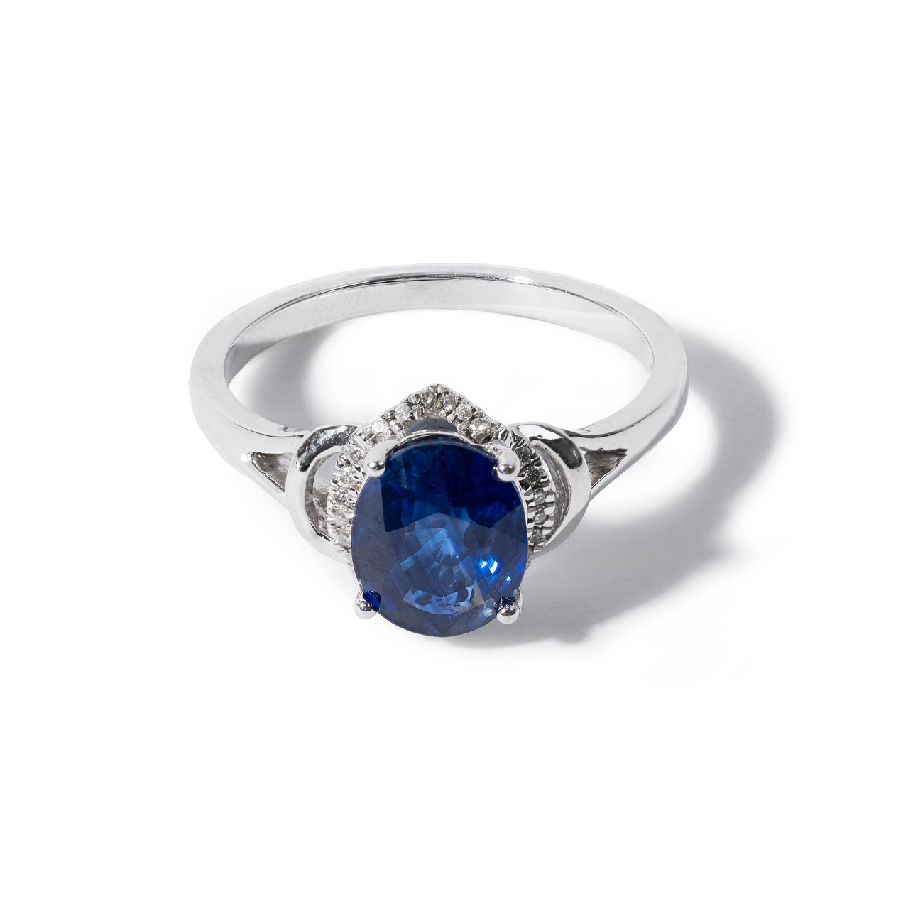 Vintage-Inspired Blue Sapphire Diamond Accented Ring