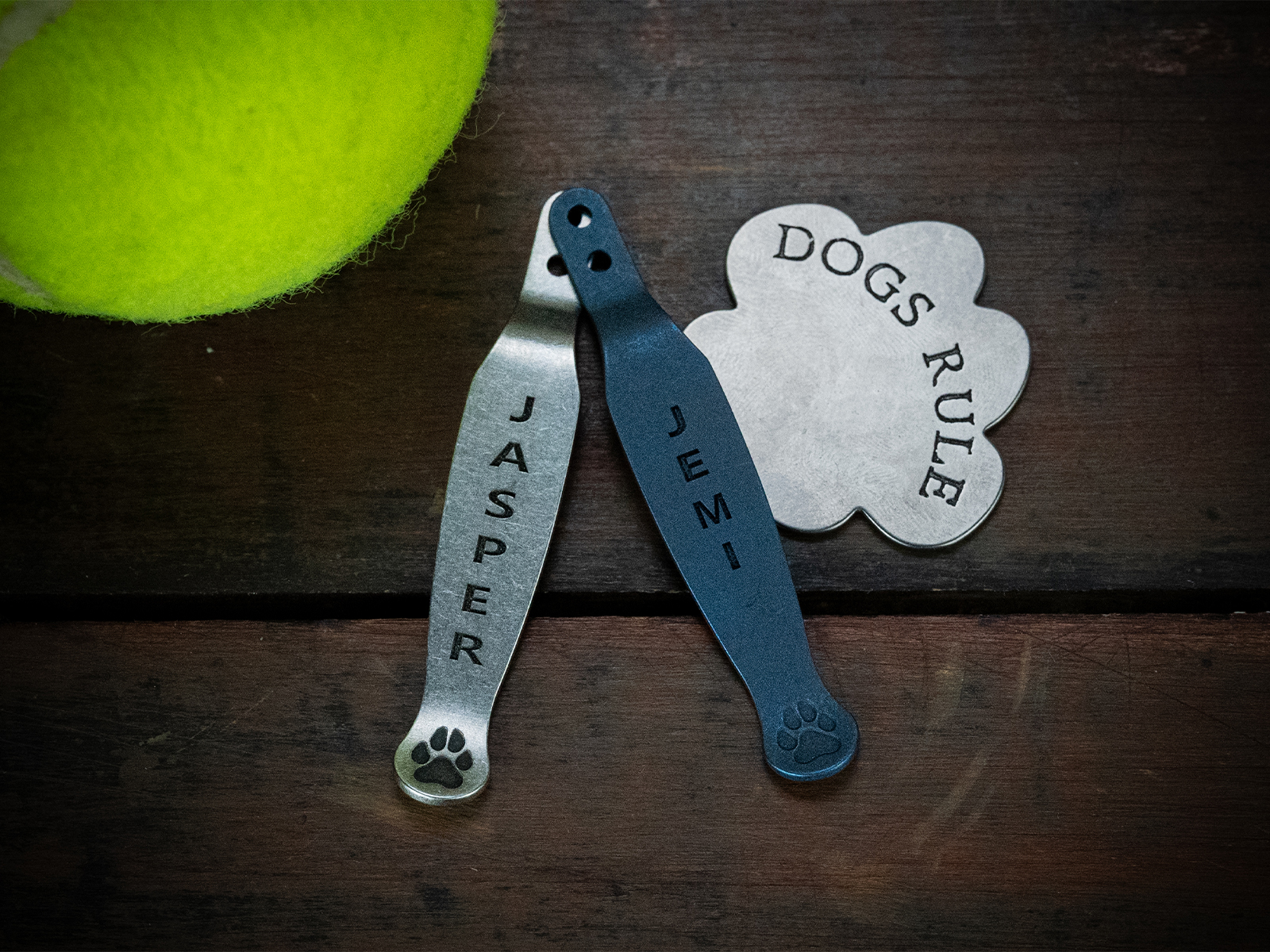 ExpProductCell_Hinderer Knives - Custom Dog's Name - Clip