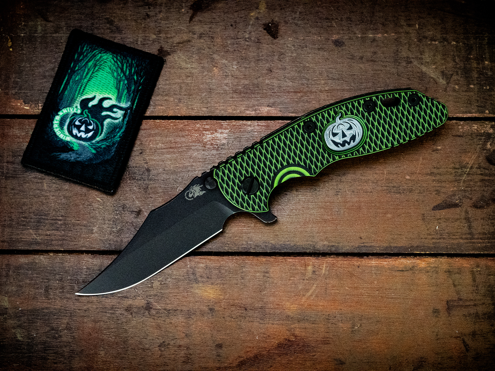 ExpProductCell_XM-18 3.5" Bowie-Magnacut-Headless Horseman Battle Black-Lime Green/Black G10 - WITH  PATCH