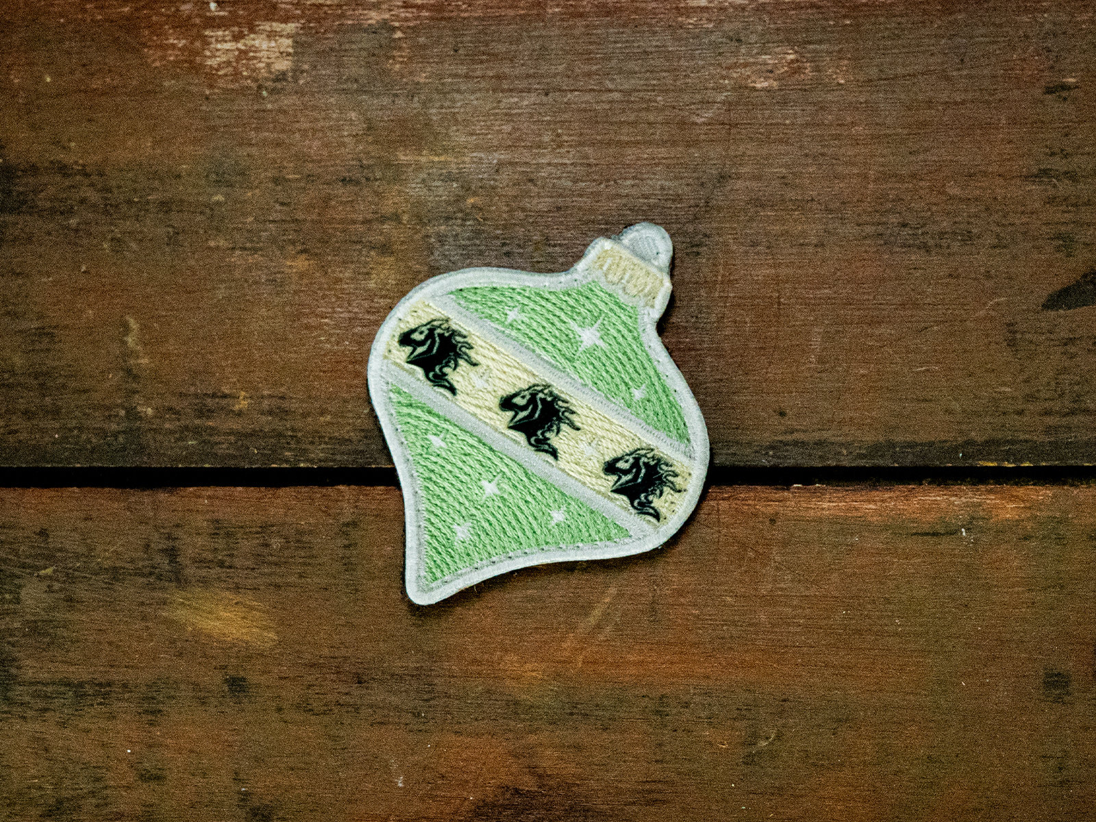 ExpProductCell_Hinderer Knives - Christmas25 - Velcro Patch